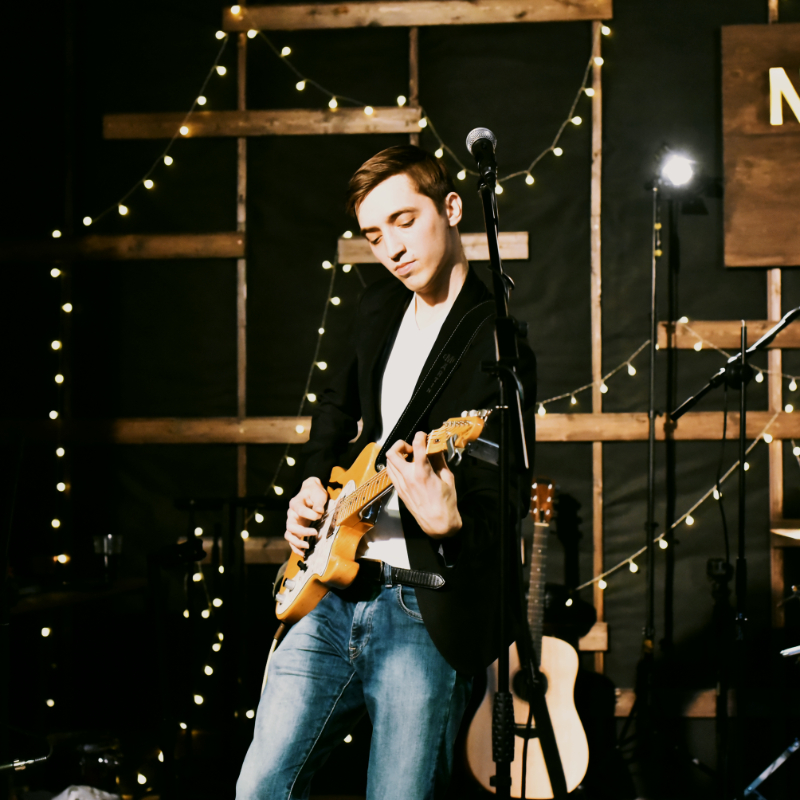 Преподаватель Василий Оркин