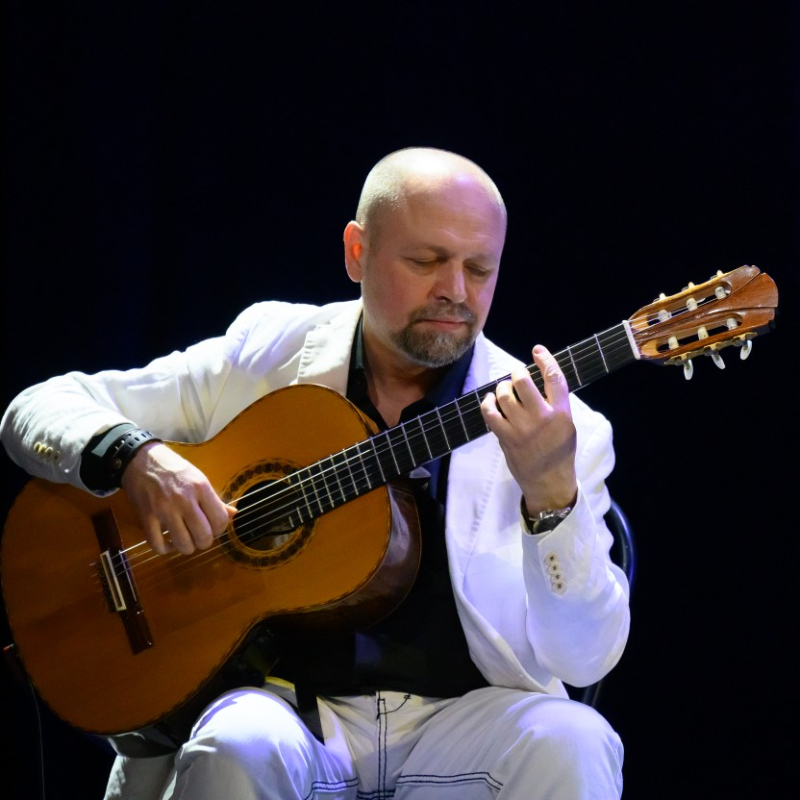 Преподаватель Дмитрий Колтаков