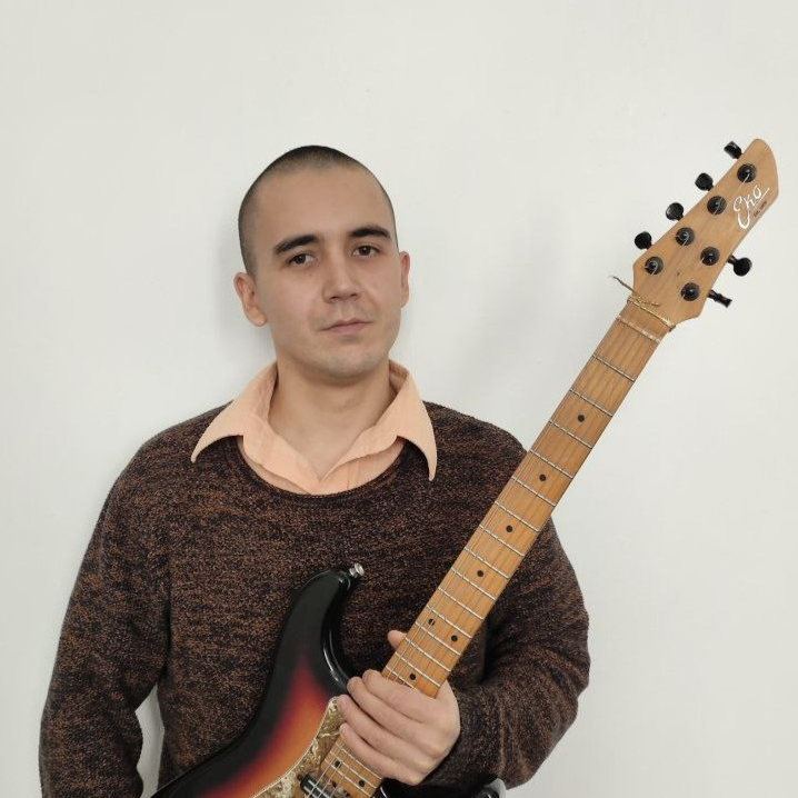 Преподаватель Тимур Гильмутдинов