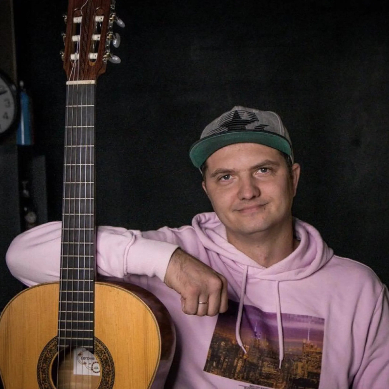 Преподаватель Евгений Сафонов