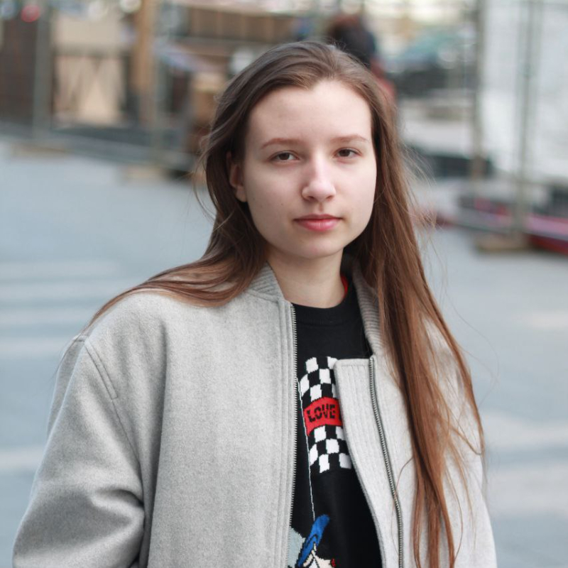 Преподаватель Полина Ельцова