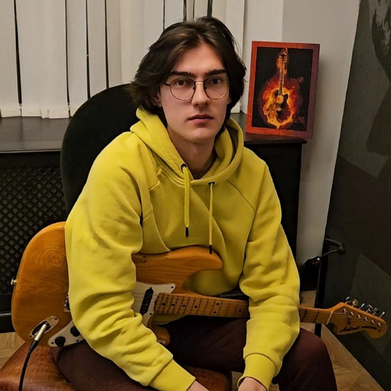 Преподаватель Корней Боргояков