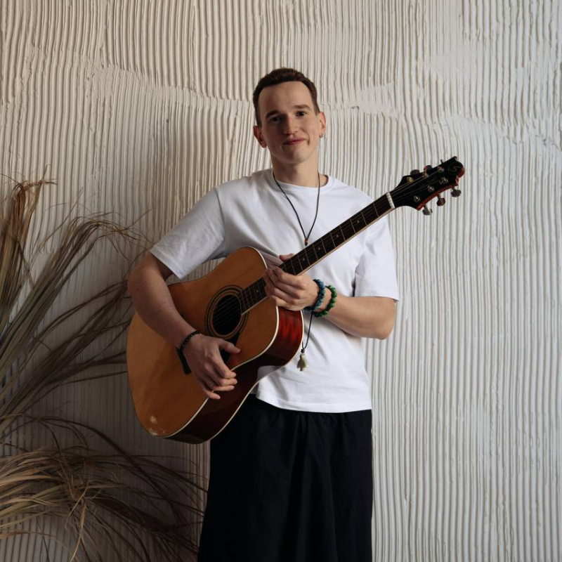 Преподаватель Евгений Куликов