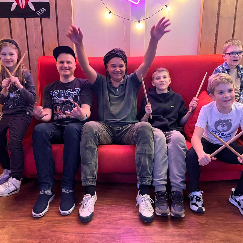 Преподаватель Рик - Аргвенс Гвела