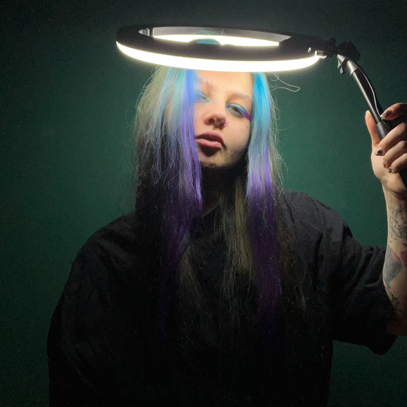 Преподаватель Миша Бигулаева