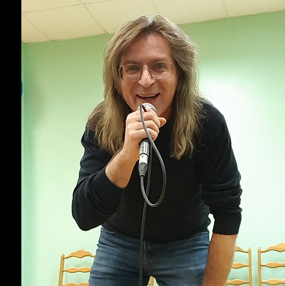 Преподаватель Олег Слепцов