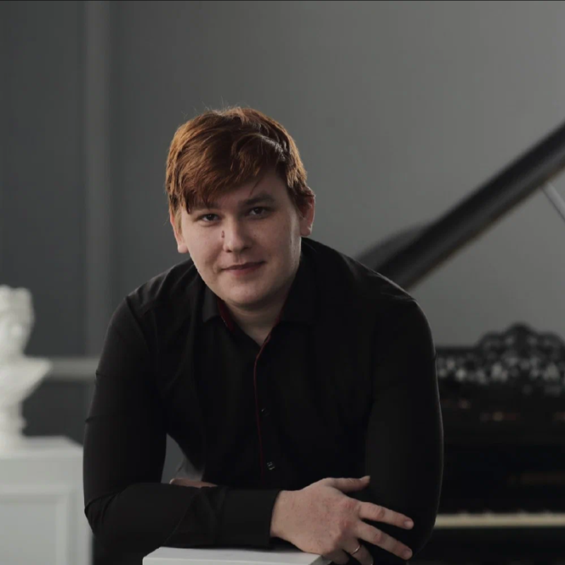 Преподаватель Дмитрий Купцов