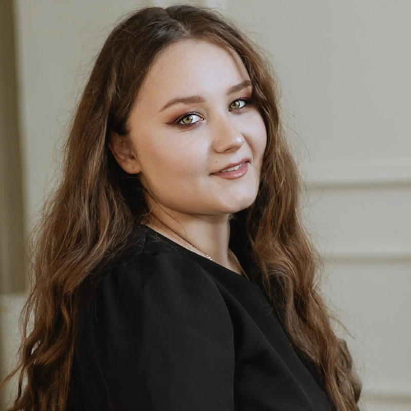 Преподаватель Мария Разгуляева