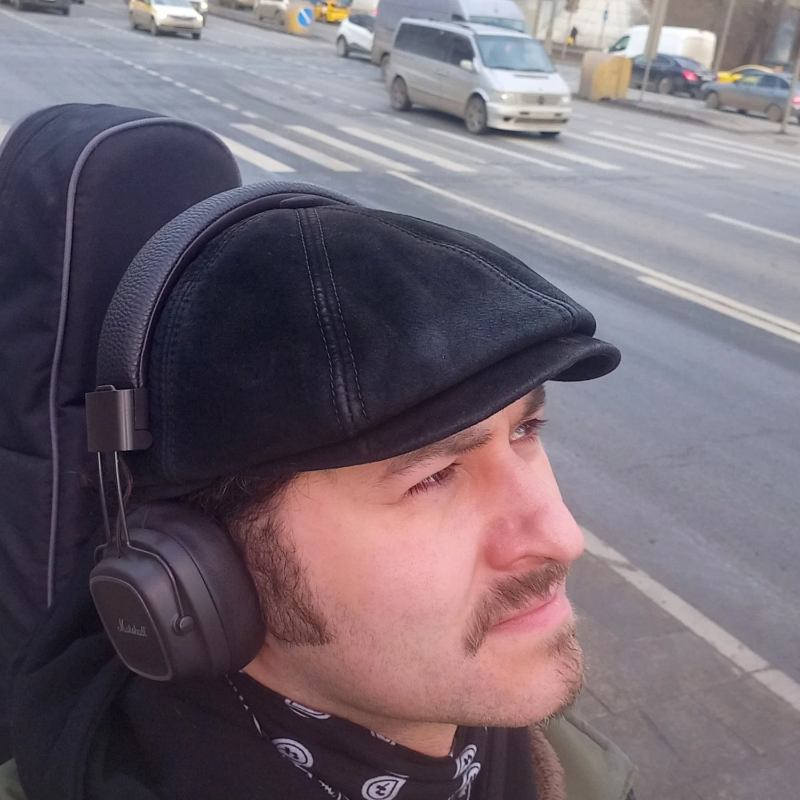 Преподаватель Артем Авдеев