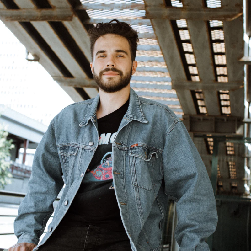 Преподаватель Эльдар Севастьянов