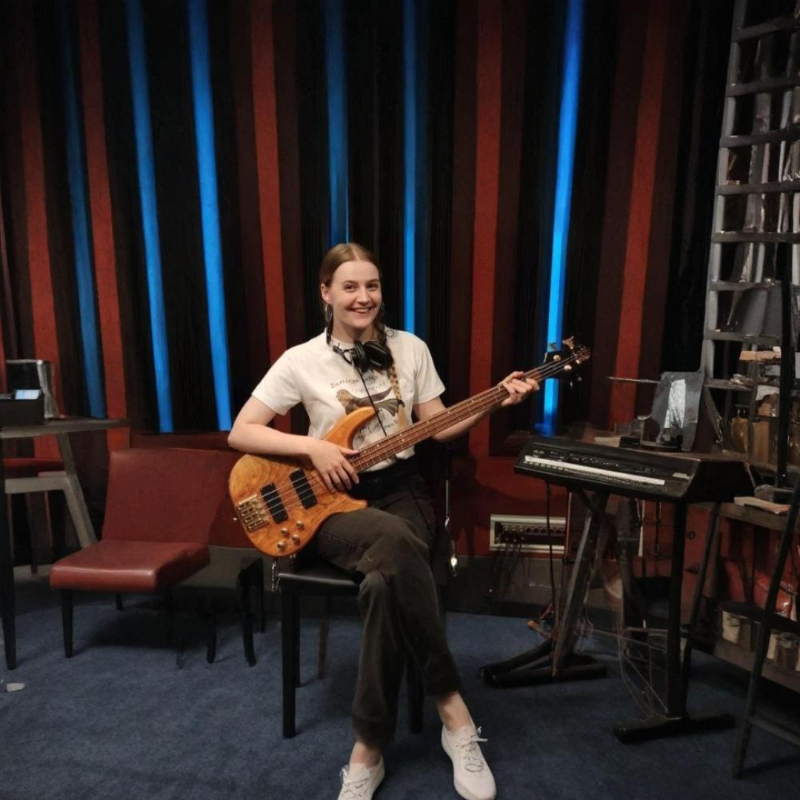 Преподаватель Полина Брехова