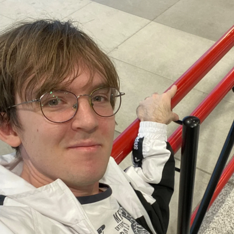 Преподаватель Игорь Мозгалёв