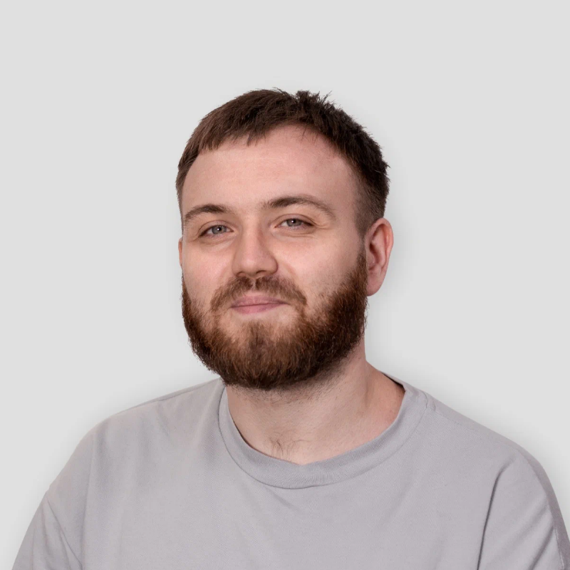 Преподаватель Руслан Федотов