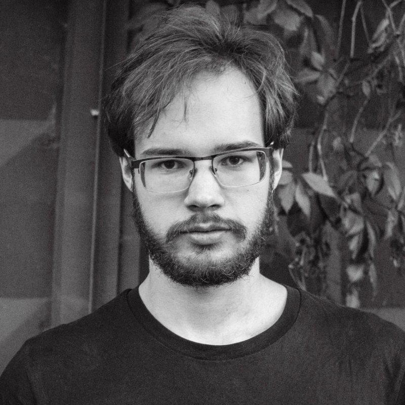 Преподаватель Александр Папсуев