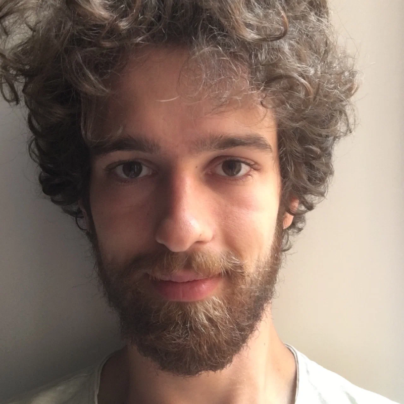 Преподаватель Денис Терехов