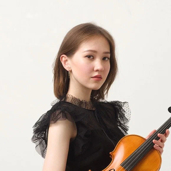 Преподаватель Александра Ким