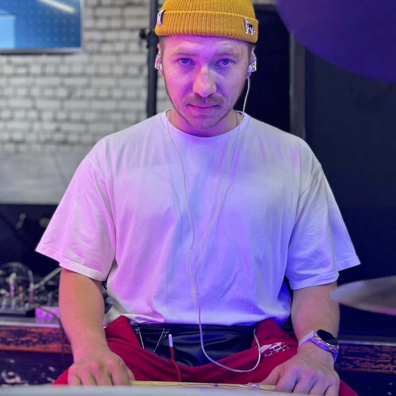 Преподаватель Алексей Котлованов