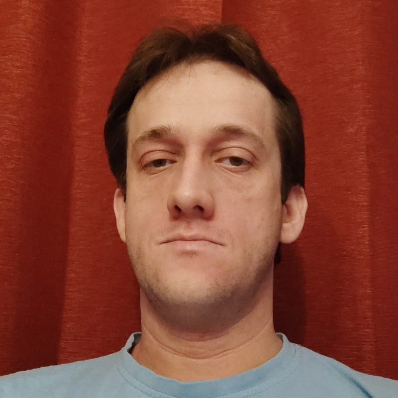 Преподаватель Денис Пасынков