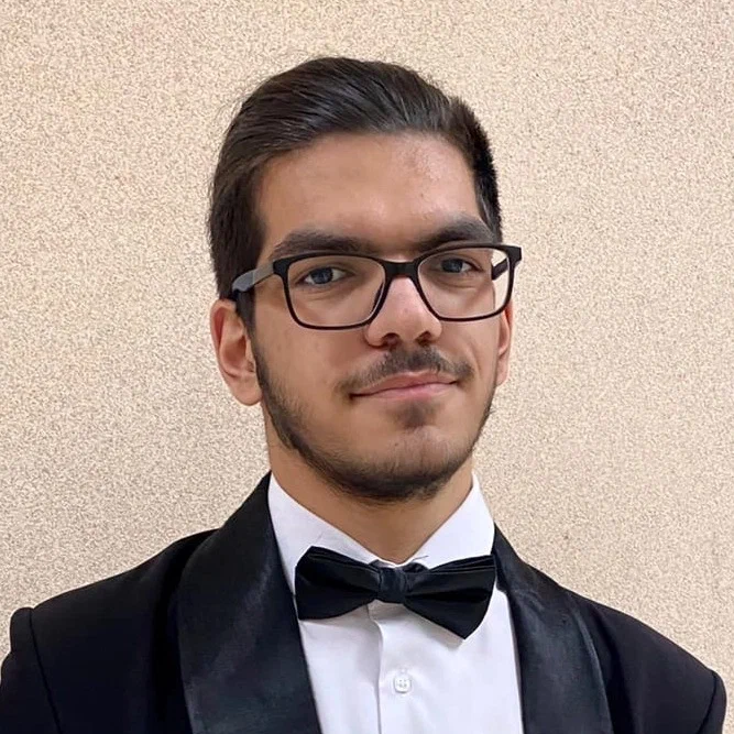 Преподаватель Рафаэль Карапетян