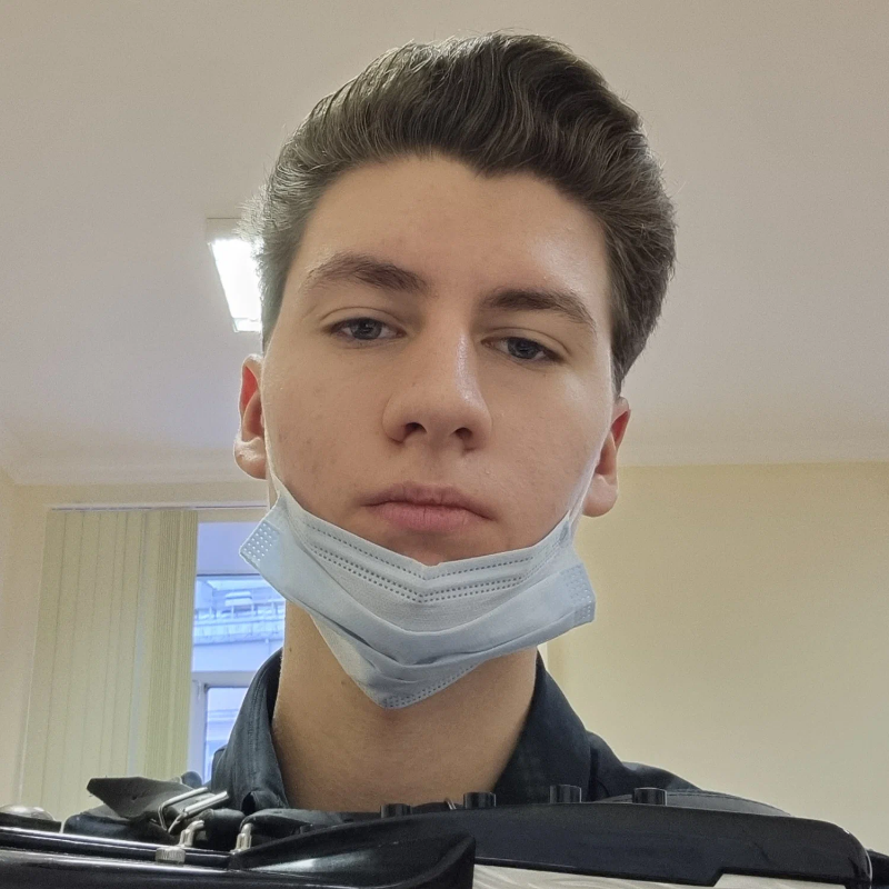 Преподаватель Глеб Легостаев