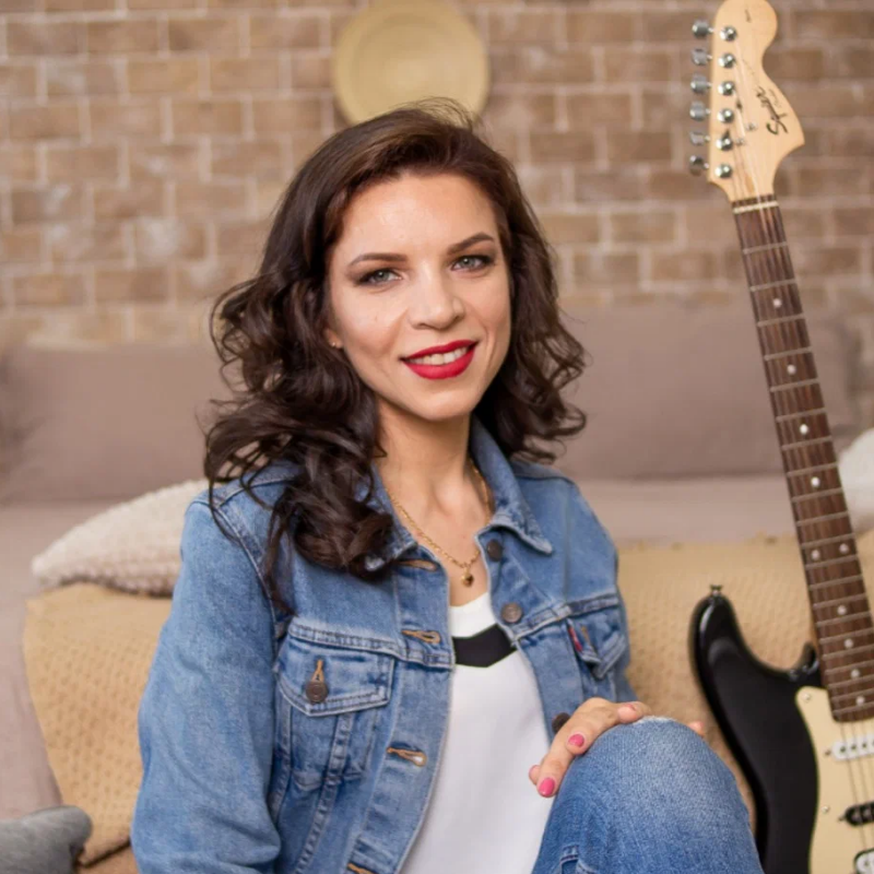 Преподаватель Евгения Абрамова