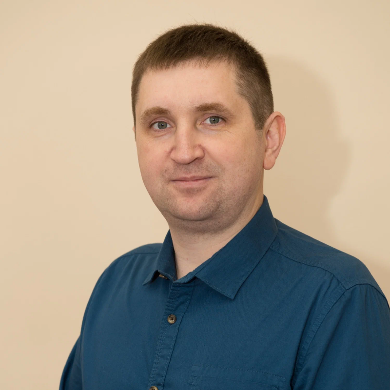 Преподаватель Константин Лещев