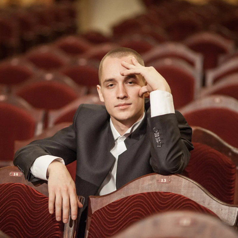 Преподаватель Андрей Осипов