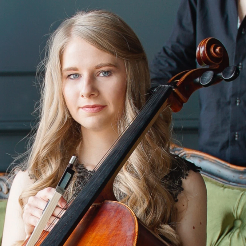 Преподаватель Елизавета Шахмейстер