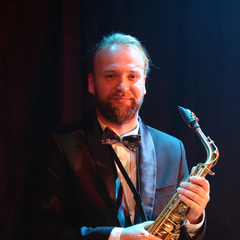 Преподаватель Михаил Антонов