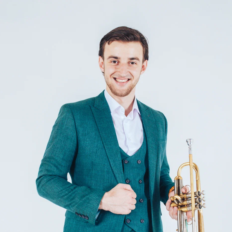 Преподаватель Артур Матрошилов