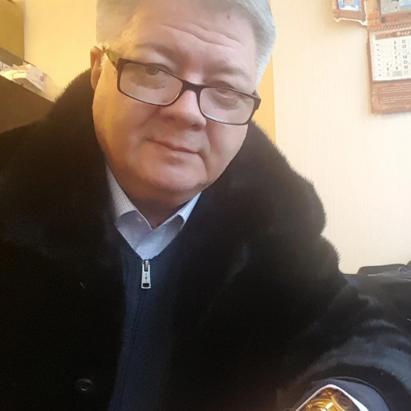 Преподаватель Валентин Седов