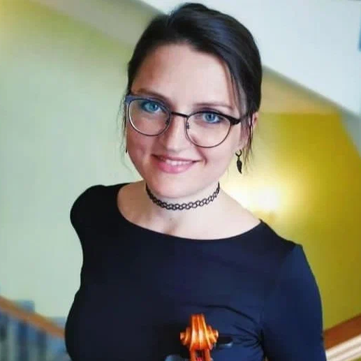 Преподаватель Елена Смолкина