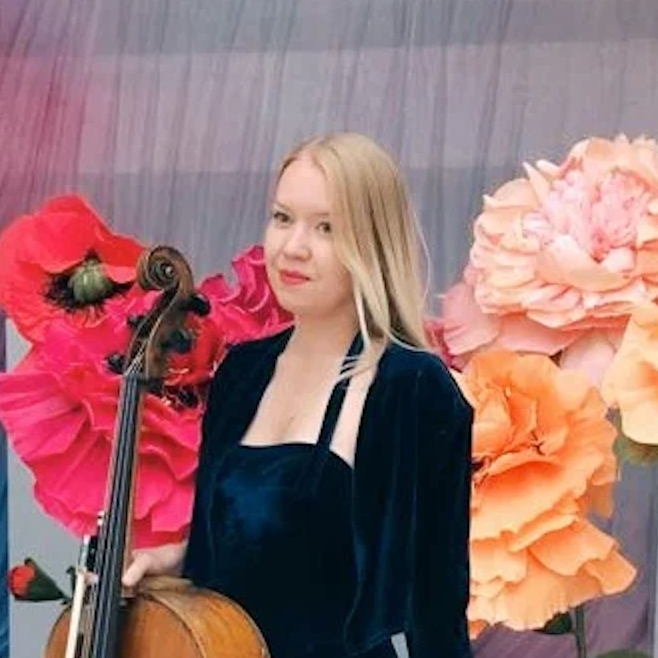 Преподаватель Ирина Антонова