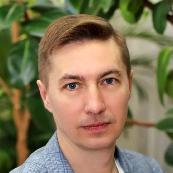 Преподаватель Антон Чеботарев