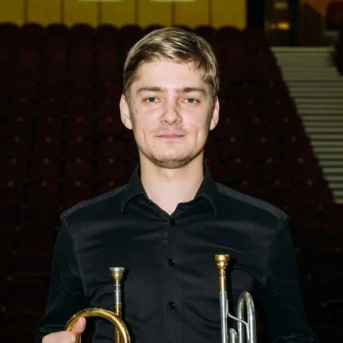 Преподаватель Михаил Смирнов