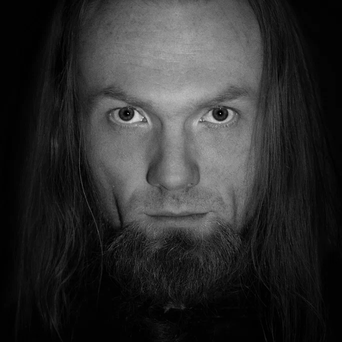 Преподаватель Михаил Великанов