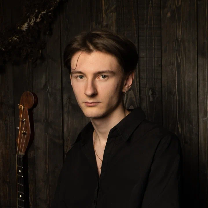 Преподаватель Роман Кротов