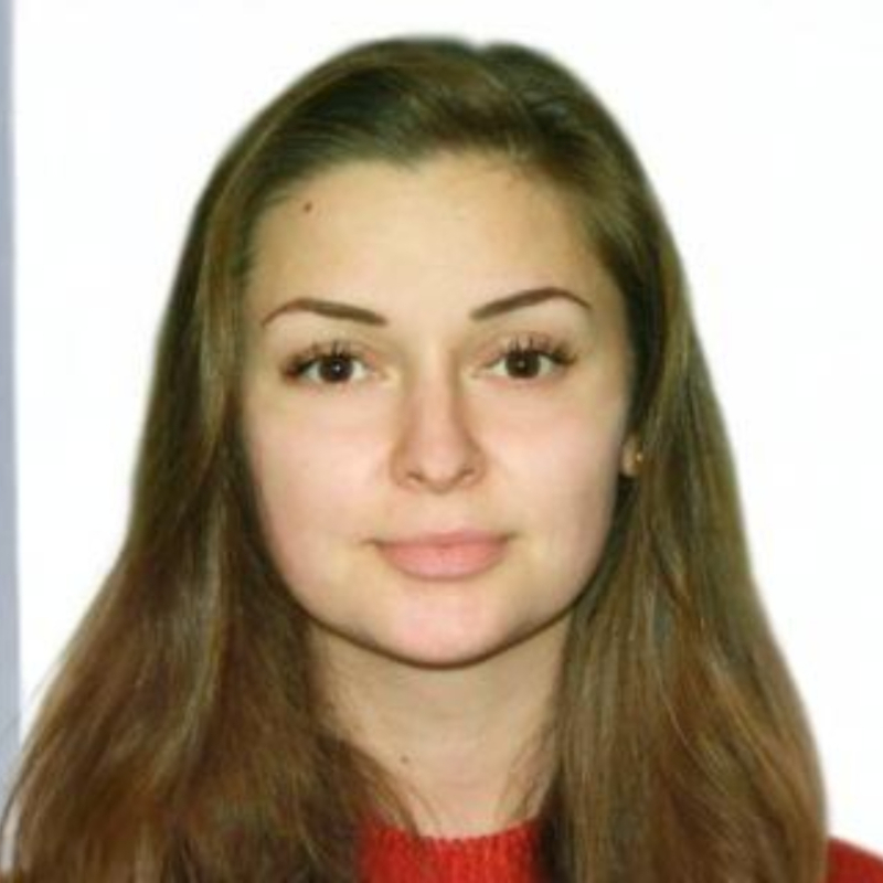 Преподаватель Алина Усманова