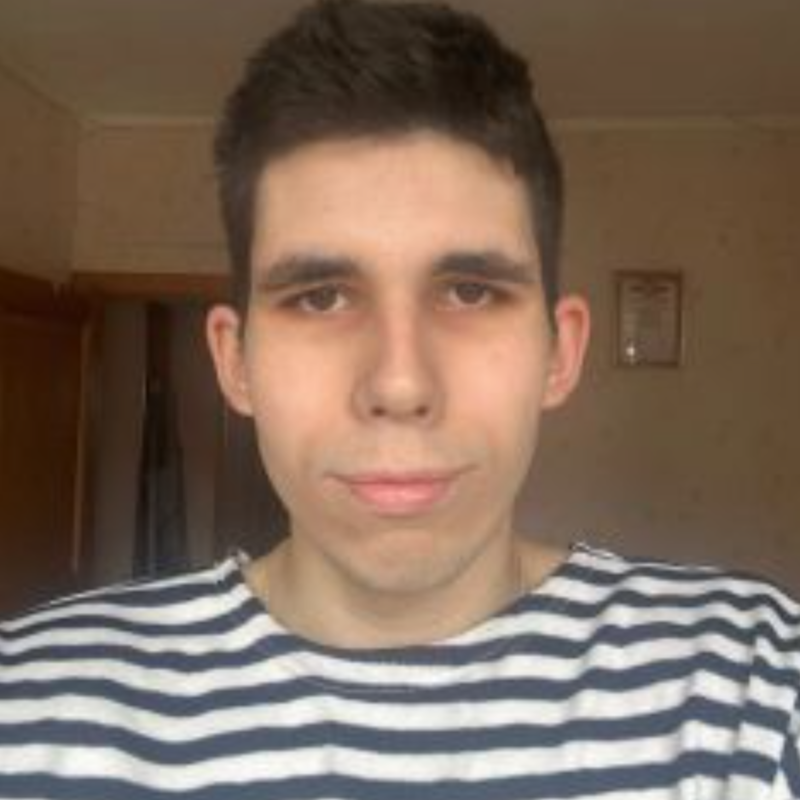 Преподаватель Роман Николашин