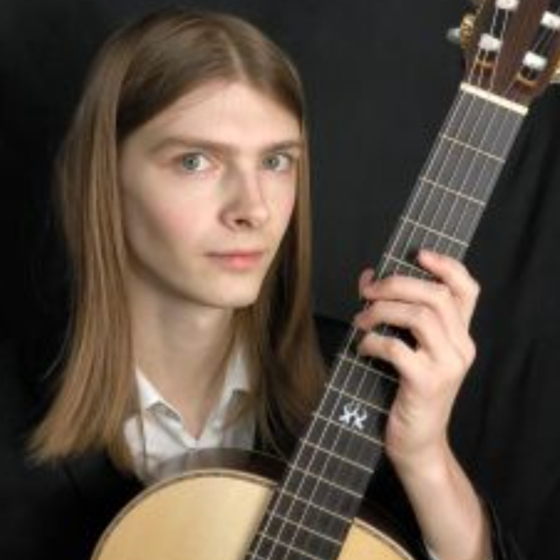 Преподаватель Иван Завьялов