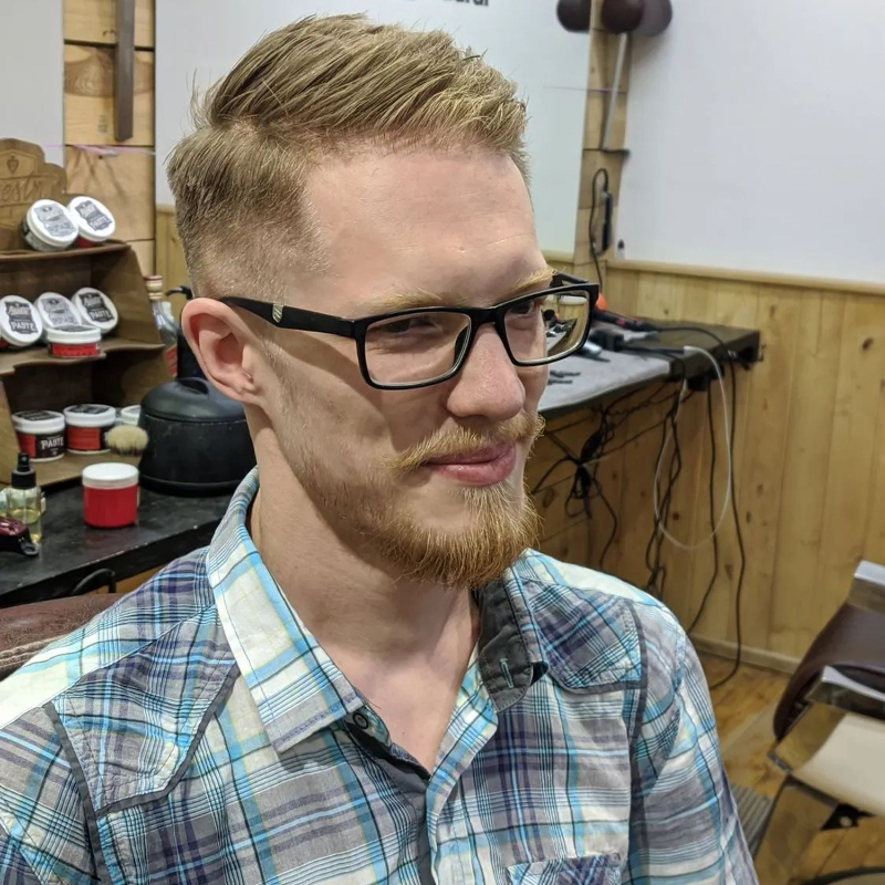 Преподаватель Виктор Андреевич Лопатин