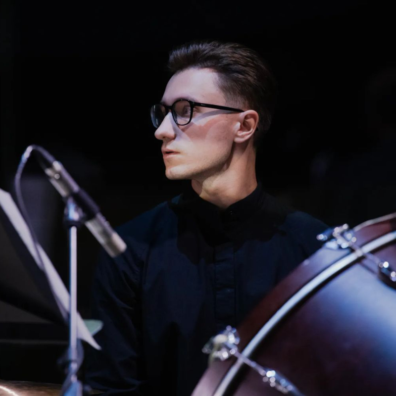 Преподаватель Максим Санин