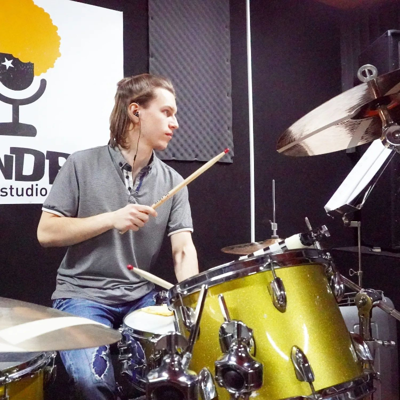 Преподаватель Михаил Игоревич Белоусов