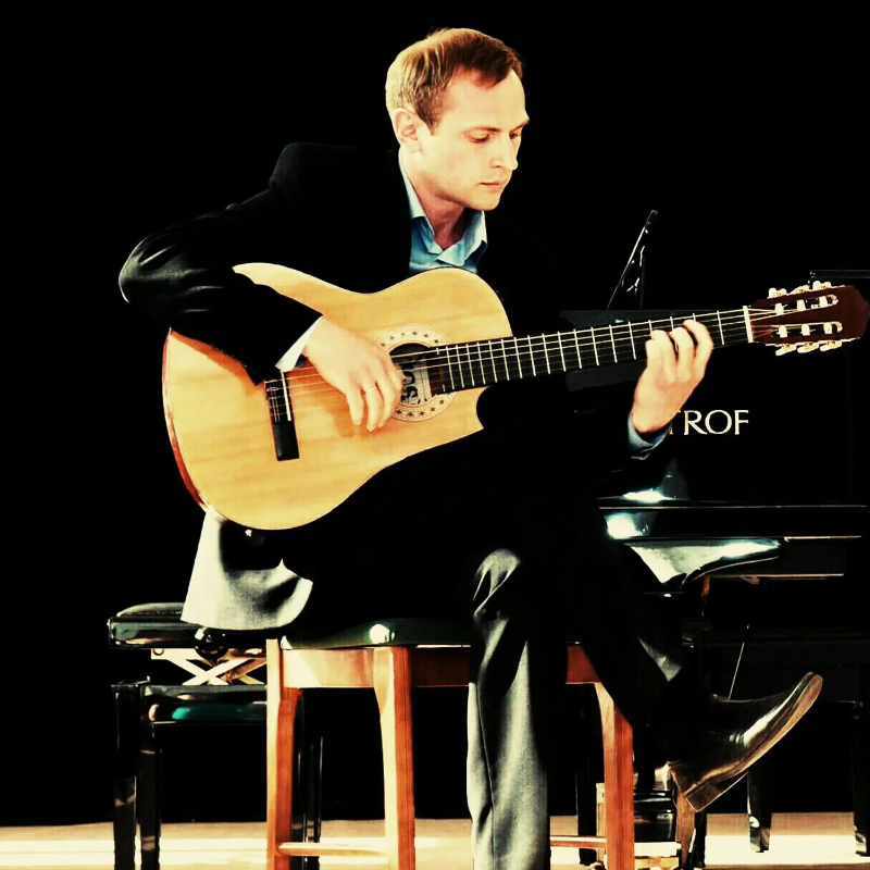 Преподаватель Иван Кузнецов