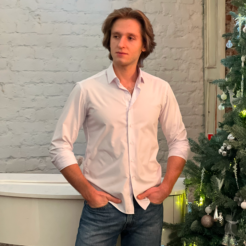 Преподаватель Виталий Шибитов