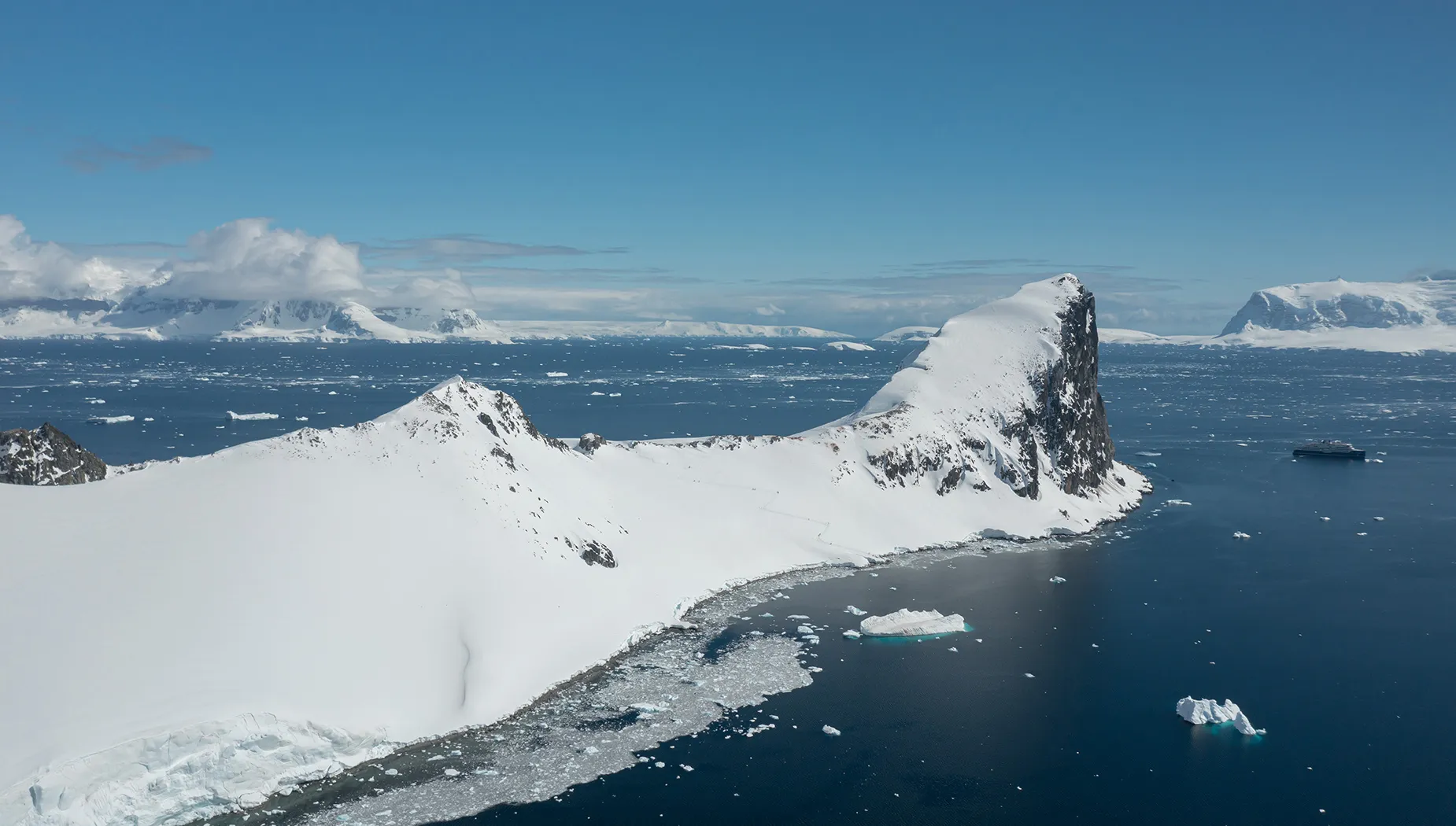 Antarctic Wonders: roundtrip cruise from Ushuaia — image 3