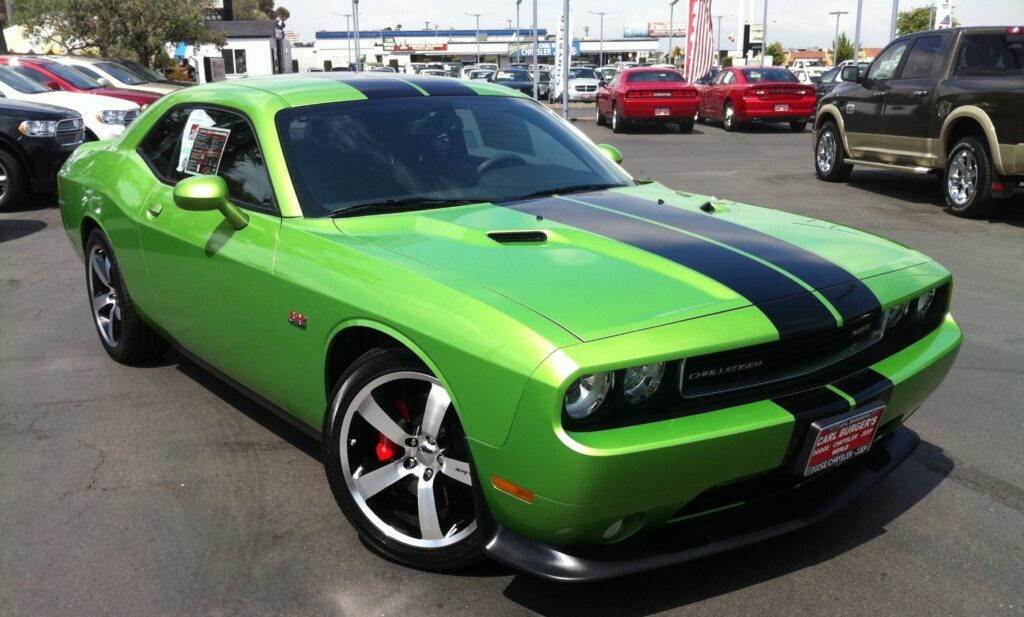 Дорестайлинговый Dodge Challendger III