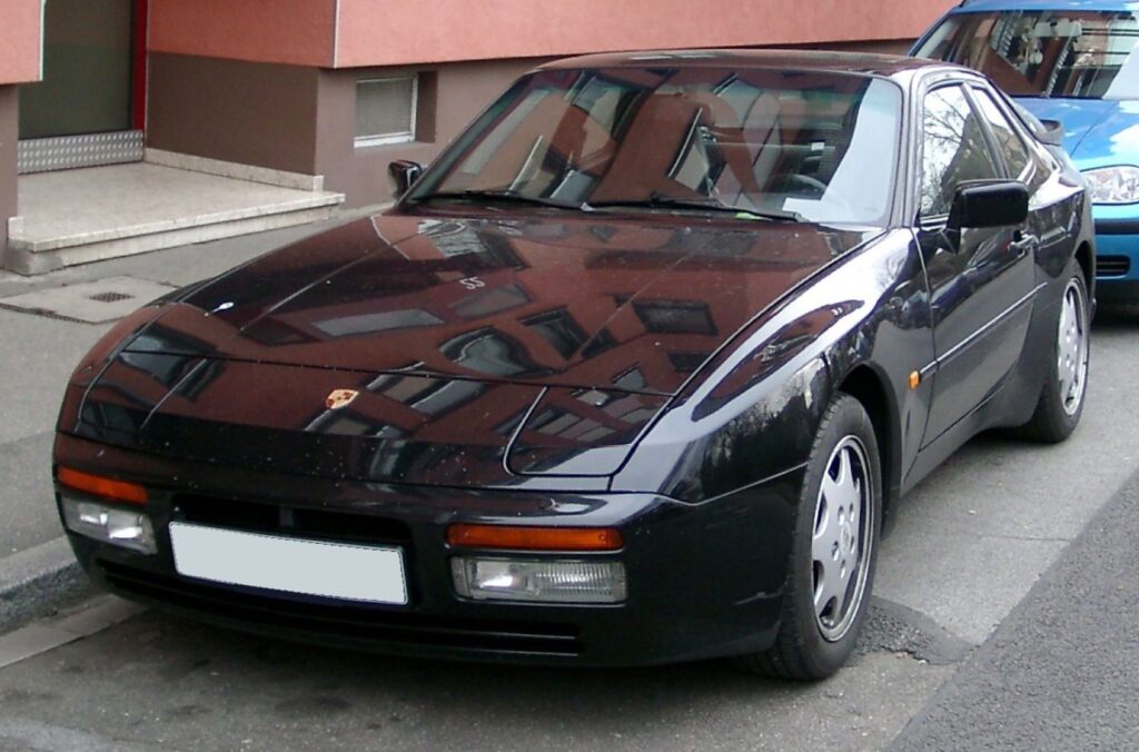 Porsche 944