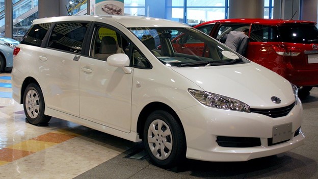 Toyota Wish II поколение рестайлинг