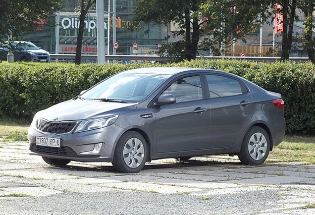 Практичный седан Kia Rio